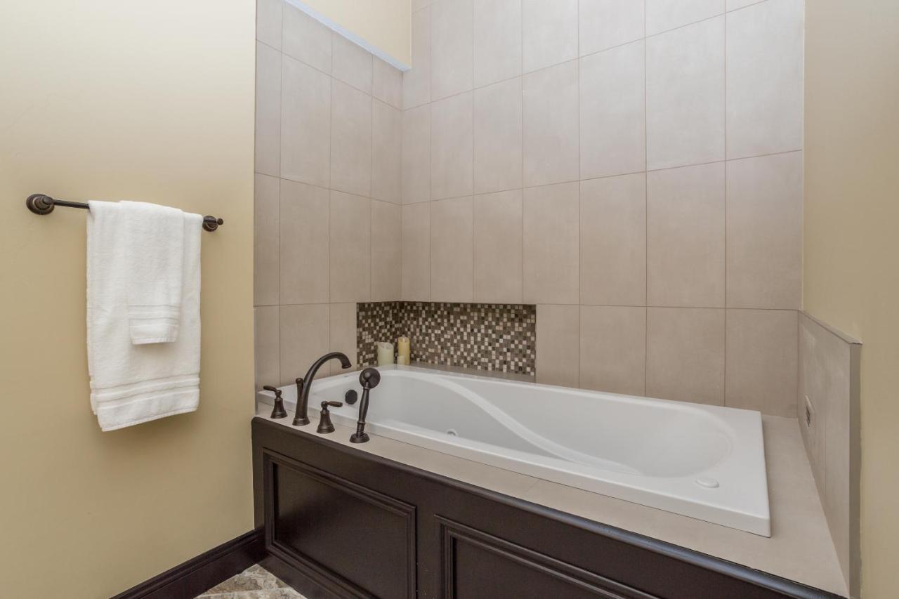 River View Lodge Le Claire エクステリア 写真