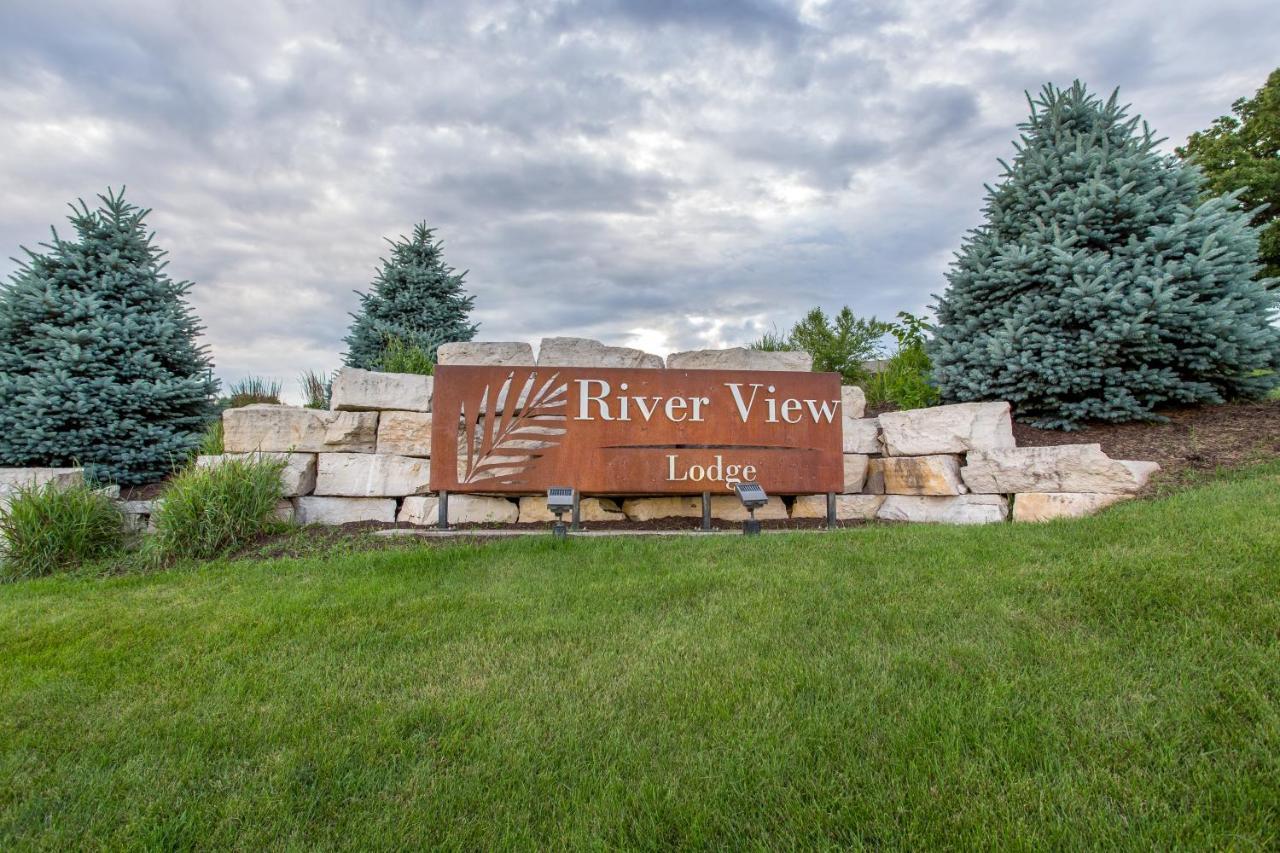 River View Lodge Le Claire エクステリア 写真