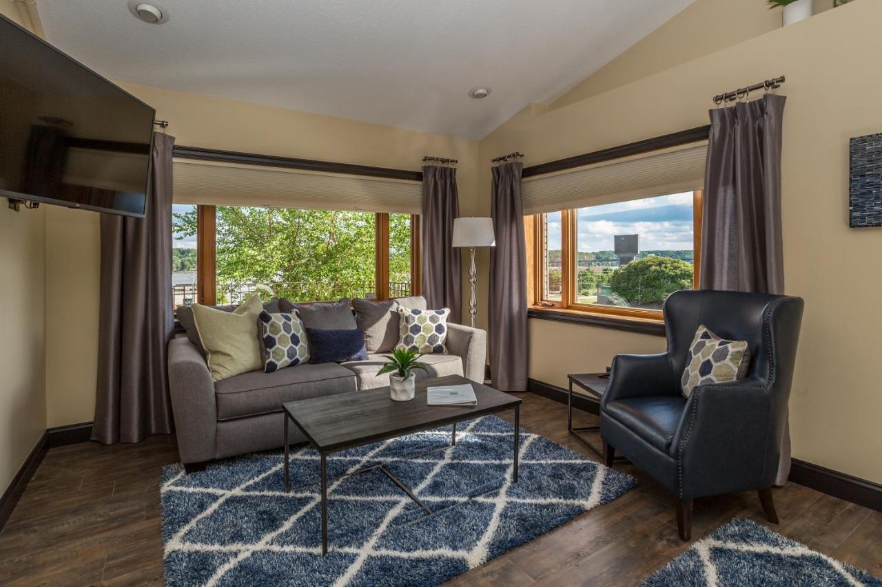 River View Lodge Le Claire エクステリア 写真